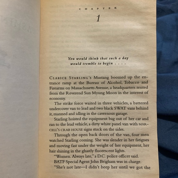 Hannibal by Thomas Harris Book - Picture 7 of 7